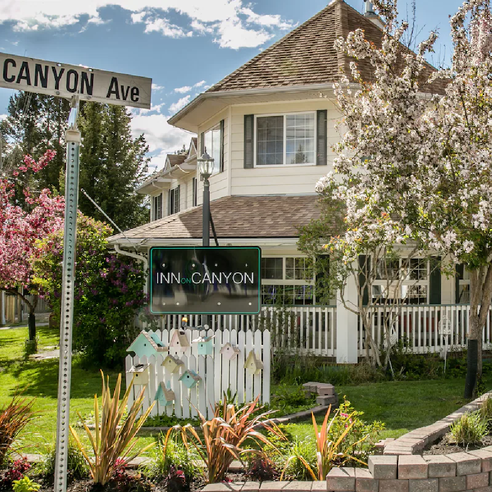 golf courses near radium hot springs